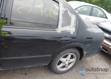 1998 Nissan Maxima Gle/Gxe/Se z USA, uszkodzony, nr VIN JN1CA21AXWM802136